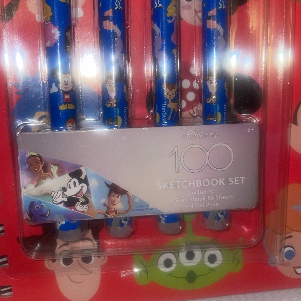 Disney 100 Sketchbook Set - Picture 2 of 5